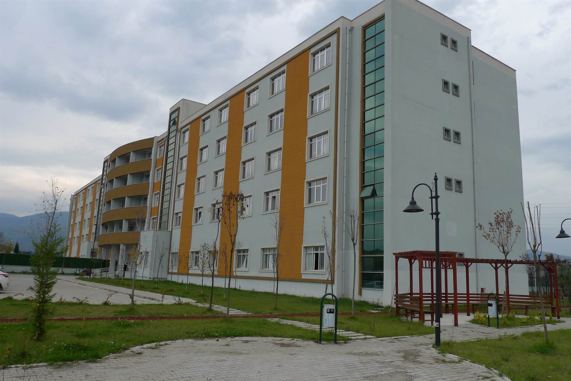 Sakarya İli Akyazı İlçesi 400 Kişilik Öğrenci Yurdu İnşaatı İle Altyapı Ve Çevre Düzenlemesi İşi Yapım İşi